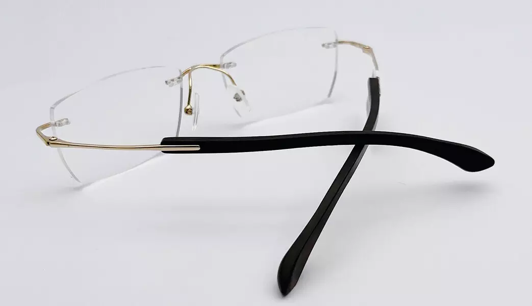 Gọng cận vàng 18K nguyên khối